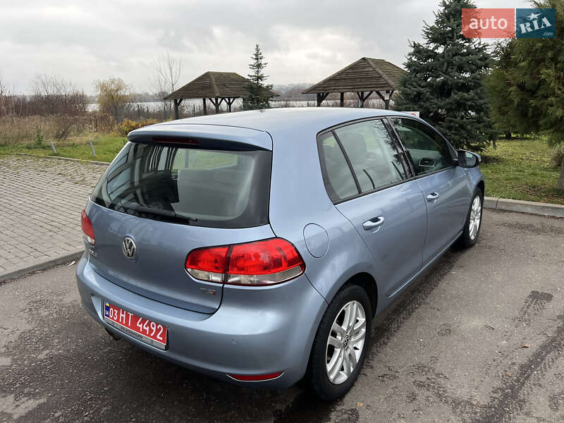 Хэтчбек Volkswagen Golf 2009 в Ровно