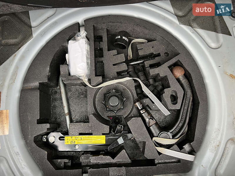 Хэтчбек Volkswagen Golf 2009 в Ровно