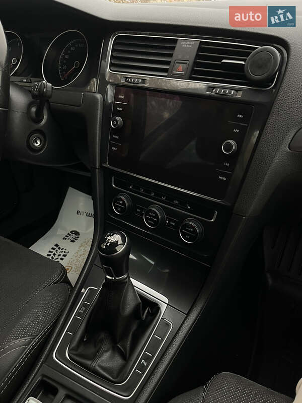 Универсал Volkswagen Golf 2017 в Тернополе фото 12 Универсал Volkswagen Golf 2017 в Тернополе