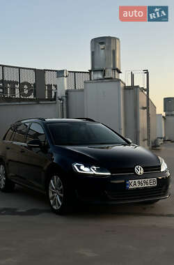 Універсал Volkswagen Golf 2015 в Києві