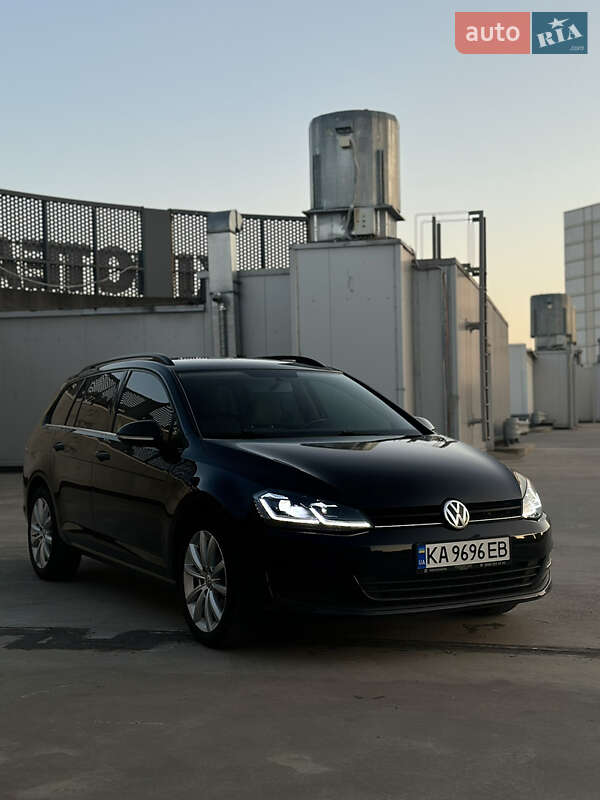 Универсал Volkswagen Golf 2015 в Киеве