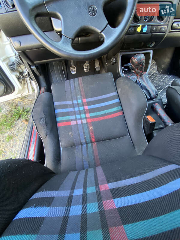 Хэтчбек Volkswagen Golf 1992 в Дымере