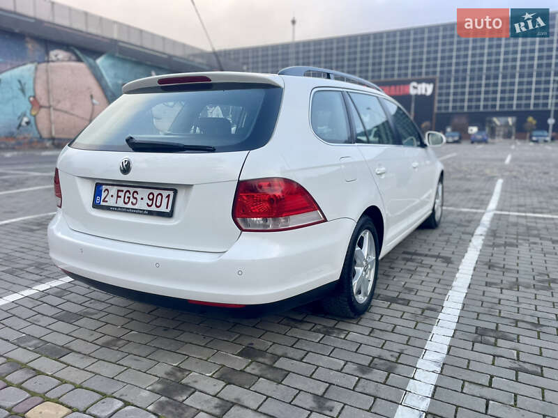 Універсал Volkswagen Golf 2009 в Луцьку