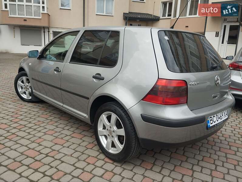 Хэтчбек Volkswagen Golf 2002 в Кривом Роге