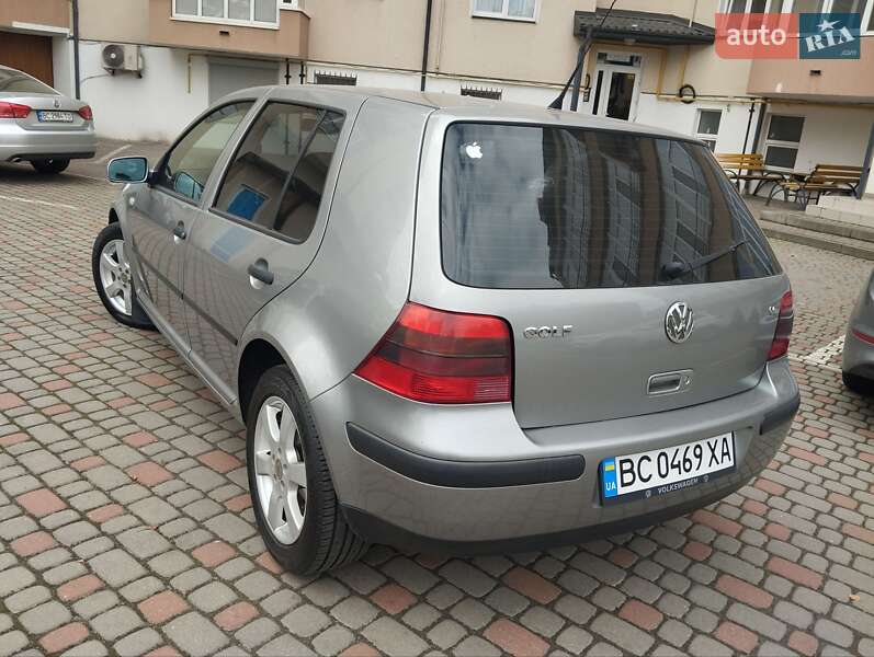 Хэтчбек Volkswagen Golf 2002 в Кривом Роге