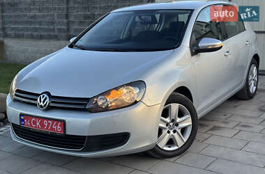 Хэтчбек Volkswagen Golf 2010 в Львове