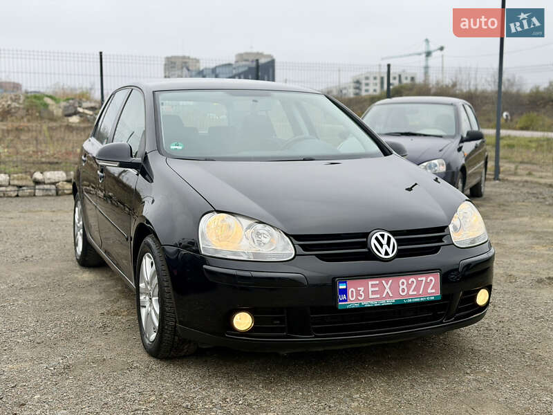 Хетчбек Volkswagen Golf 2007 в Рівному