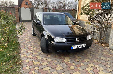 Хетчбек Volkswagen Golf 2000 в Бобровиці