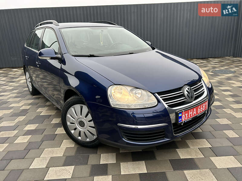 Універсал Volkswagen Golf 2010 в Полтаві