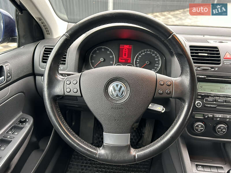 Універсал Volkswagen Golf 2010 в Полтаві