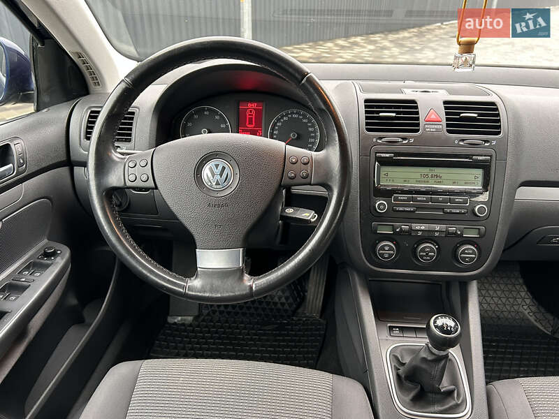 Універсал Volkswagen Golf 2010 в Полтаві