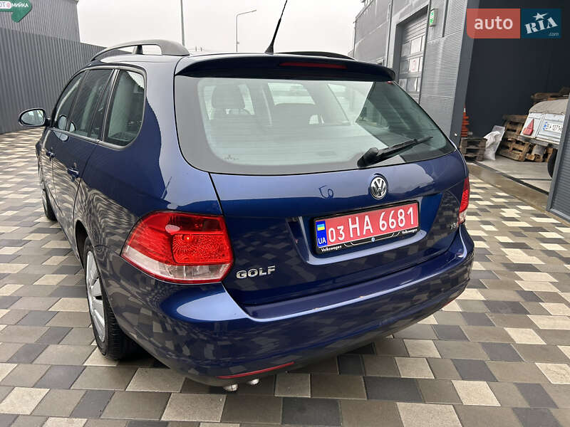 Універсал Volkswagen Golf 2010 в Полтаві