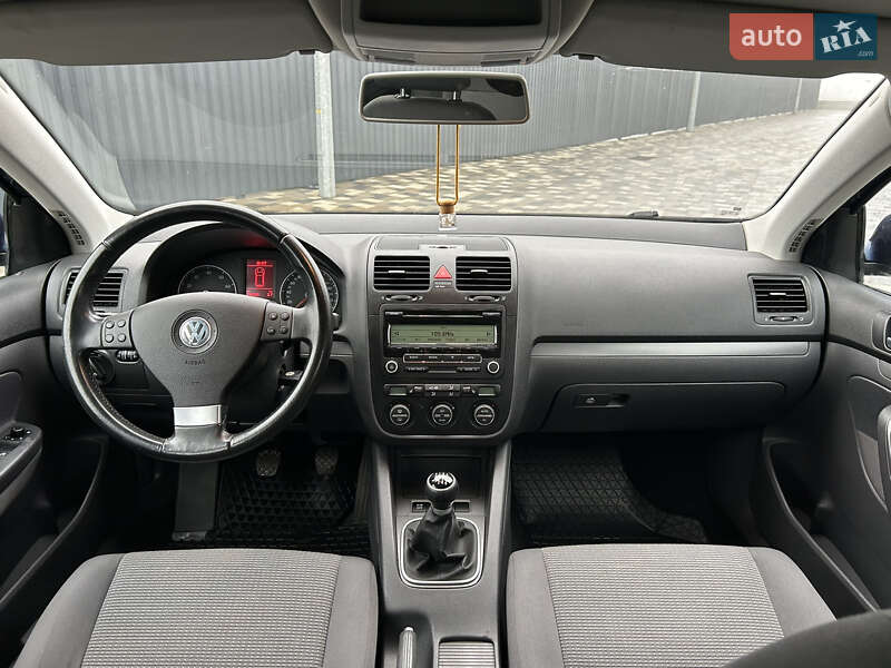 Універсал Volkswagen Golf 2010 в Полтаві