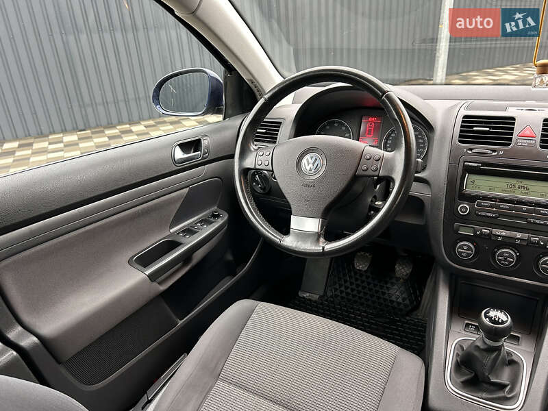 Універсал Volkswagen Golf 2010 в Полтаві