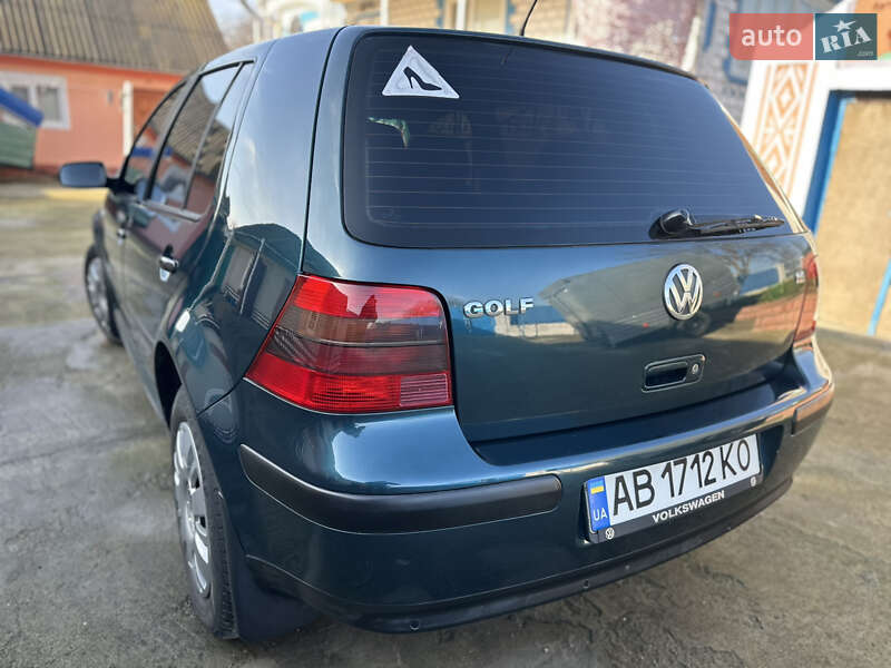 Хетчбек Volkswagen Golf 2002 в Городківці