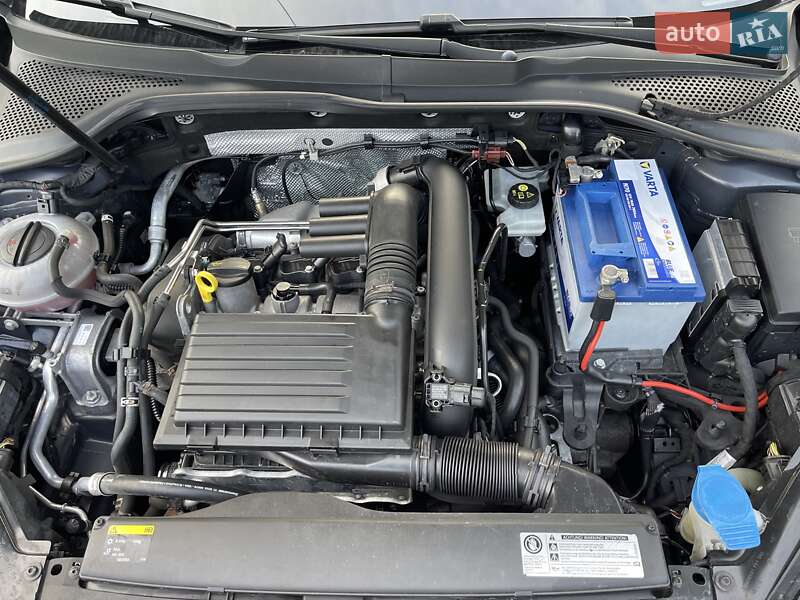 Хэтчбек Volkswagen Golf 2013 в Луцке