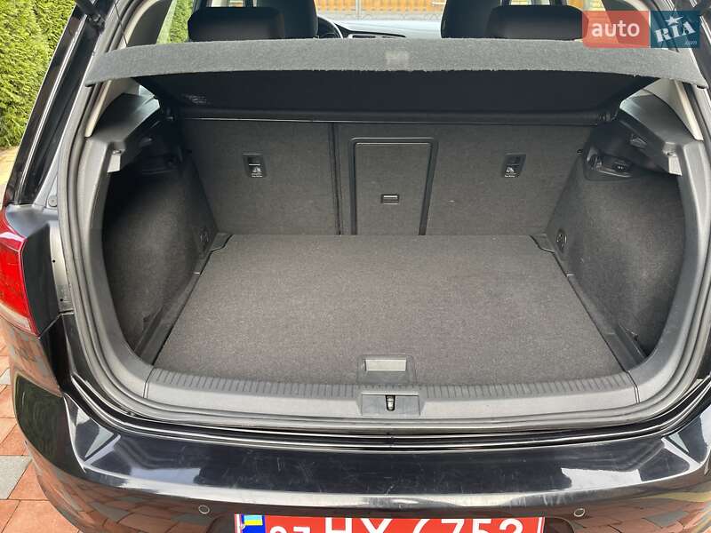 Хэтчбек Volkswagen Golf 2013 в Луцке