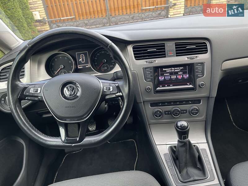 Хэтчбек Volkswagen Golf 2013 в Луцке