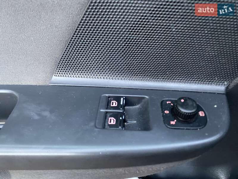 Хэтчбек Volkswagen Golf 2008 в Луцке фото 13 Хэтчбек Volkswagen Golf 2008 в Луцке