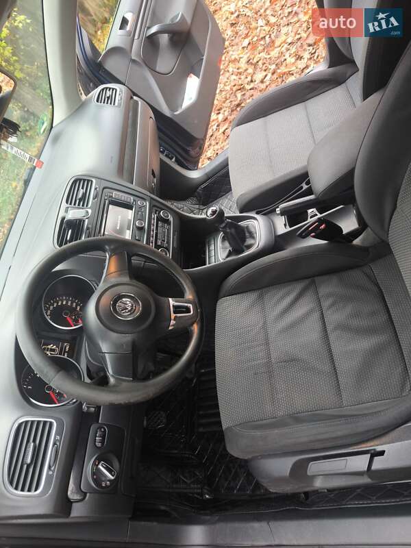 Універсал Volkswagen Golf 2011 в Мукачевому