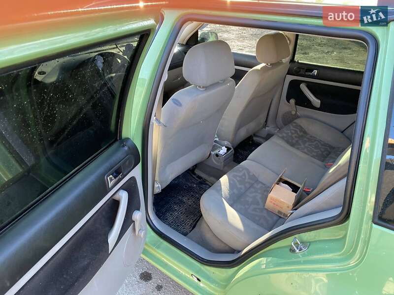 Універсал Volkswagen Golf 1999 в Городку