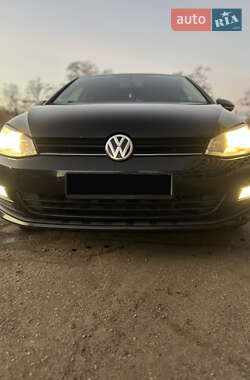 Універсал Volkswagen Golf 2015 в Тернополі