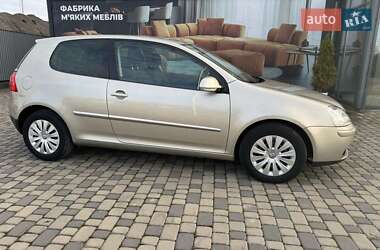 Хэтчбек Volkswagen Golf 2005 в Ивано-Франковске