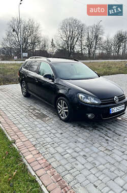 Універсал Volkswagen Golf 2012 в Вінниці