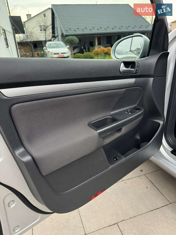 Хэтчбек Volkswagen Golf 2007 в Львове