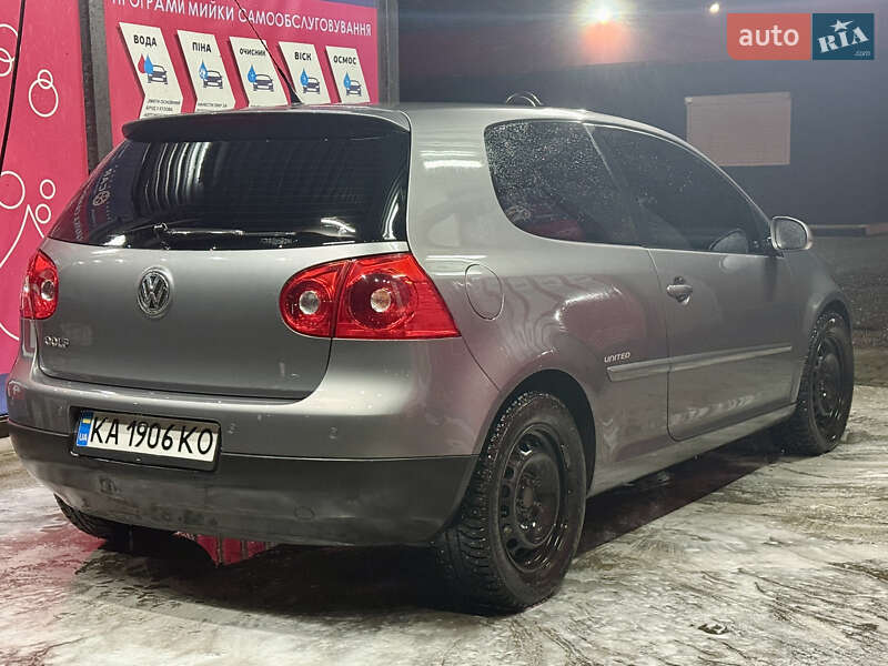 Хетчбек Volkswagen Golf 2007 в Києві