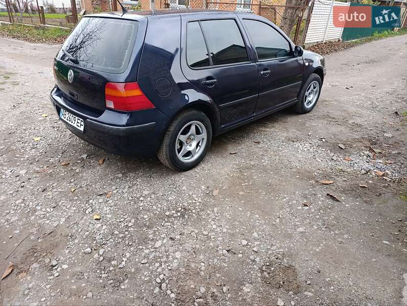 Хэтчбек Volkswagen Golf 2002 в Жмеринке фото 3 Хэтчбек Volkswagen Golf 2002 в Жмеринке