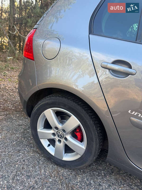 Хэтчбек Volkswagen Golf 2008 в Смеле