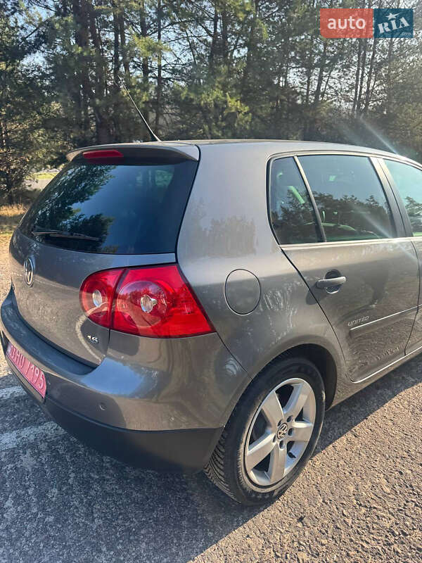 Хэтчбек Volkswagen Golf 2008 в Смеле