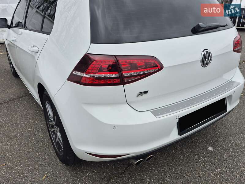 Хэтчбек Volkswagen Golf 2014 в Киеве фото 10 Хэтчбек Volkswagen Golf 2014 в Киеве