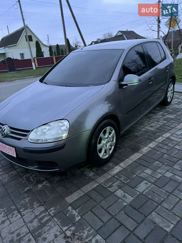 Хетчбек Volkswagen Golf 2006 в Звенигородці