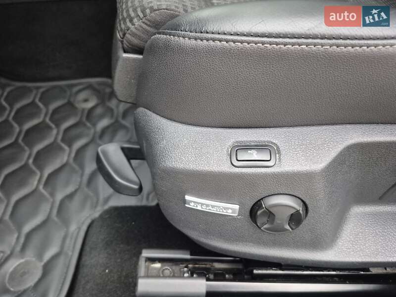 Хэтчбек Volkswagen Golf 2014 в Киеве фото 23 Хэтчбек Volkswagen Golf 2014 в Киеве