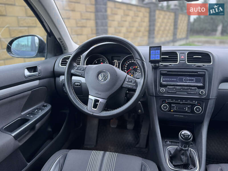 Универсал Volkswagen Golf 2012 в Луцке