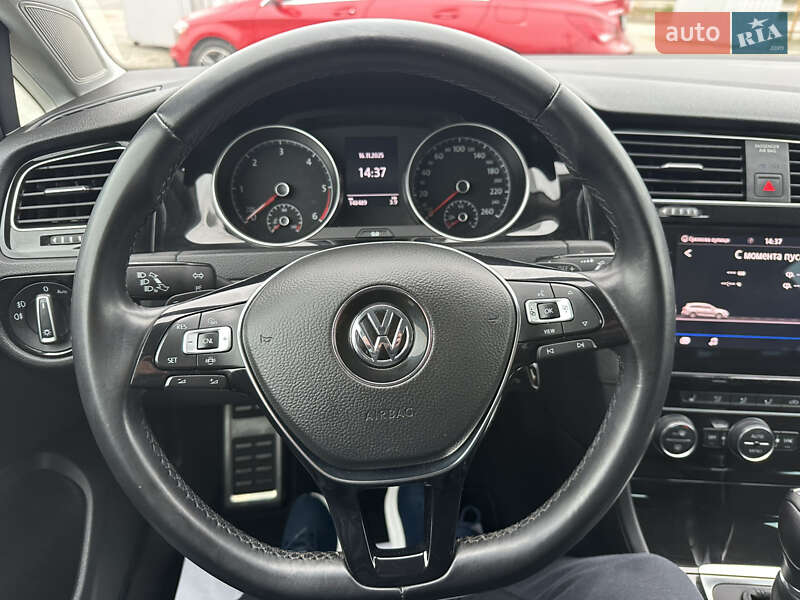 Універсал Volkswagen Golf 2019 в Запоріжжі