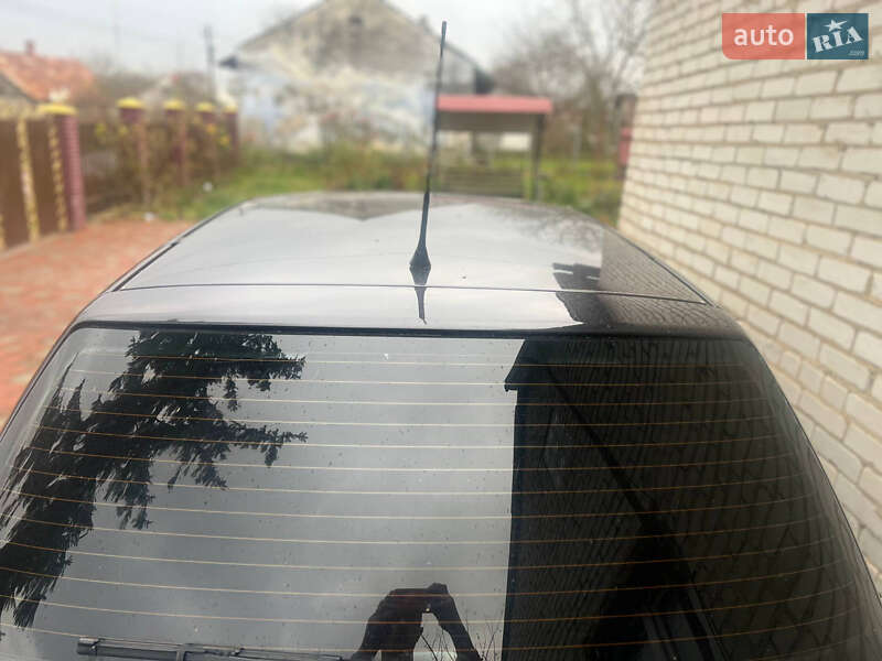 Хэтчбек Volkswagen Golf 2003 в Городке