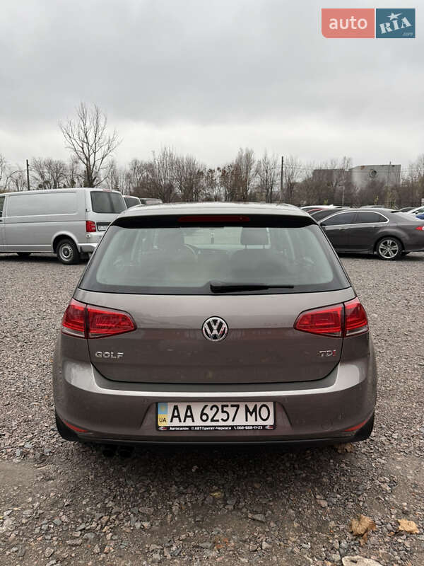 Хэтчбек Volkswagen Golf 2013 в Черкассах