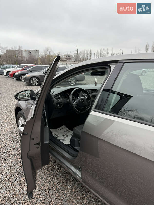 Хэтчбек Volkswagen Golf 2013 в Черкассах