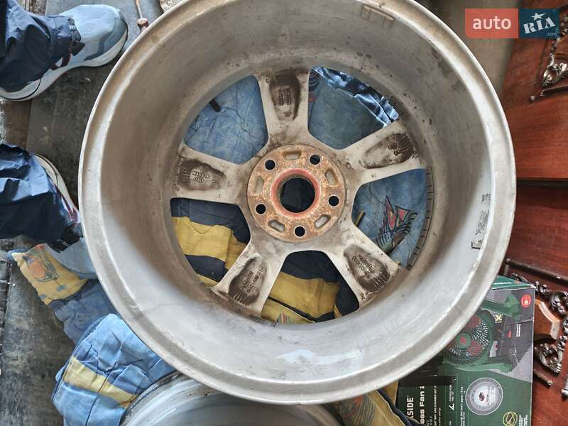 Хэтчбек Volkswagen Golf 2004 в Кривом Роге