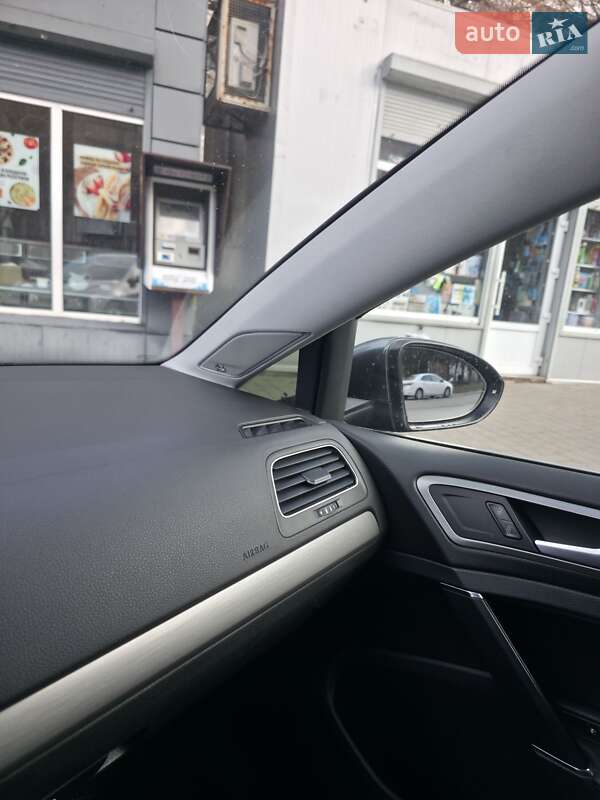 Універсал Volkswagen Golf 2015 в Львові