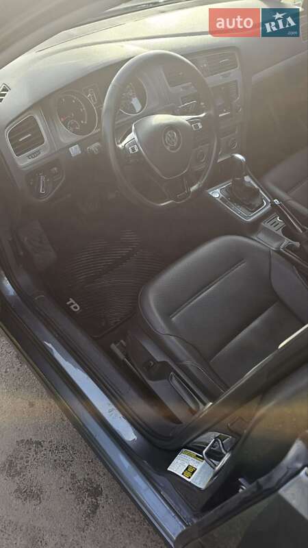 Универсал Volkswagen Golf 2015 в Жидачове