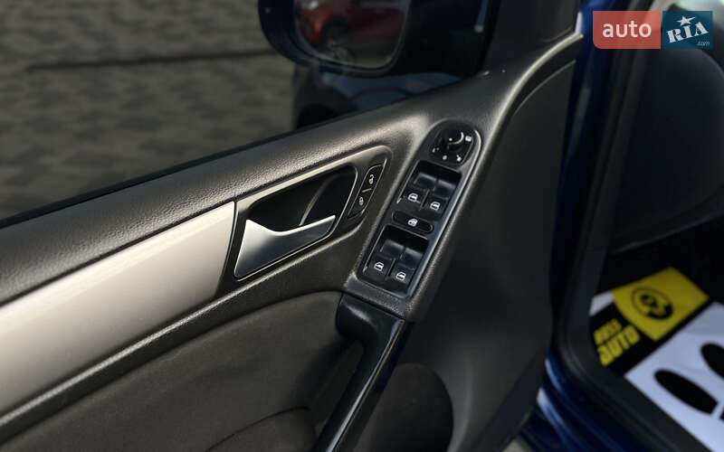 Хэтчбек Volkswagen Golf 2009 в Мукачево