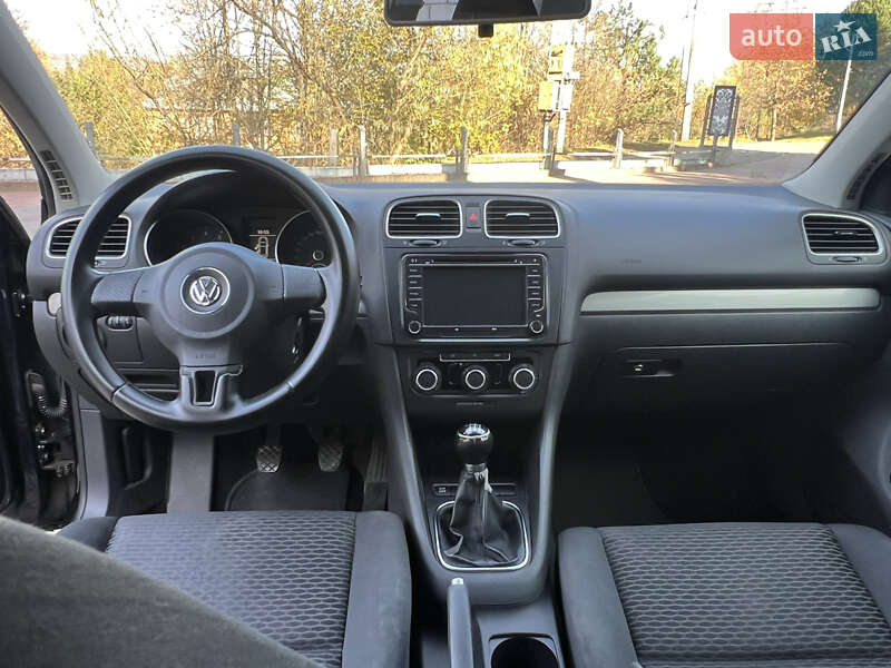 Хэтчбек Volkswagen Golf 2009 в Косове