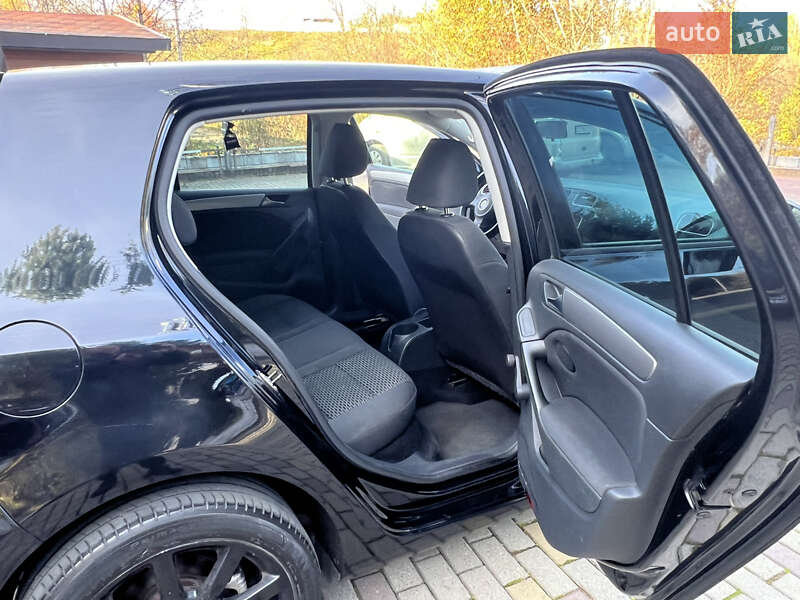 Хэтчбек Volkswagen Golf 2009 в Косове