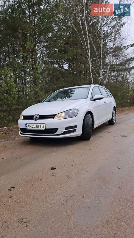 Универсал Volkswagen Golf 2014 в Коростене