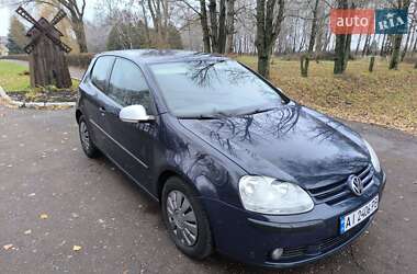 Хетчбек Volkswagen Golf 2004 в Яготині