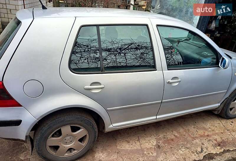 Хэтчбек Volkswagen Golf 1999 в Смеле